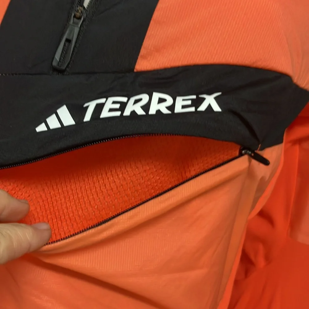 Adidas “Terrex” Long-Sleeved Hiking/Athletic 1/4 Zip, NWT! - Picture 5 of 11